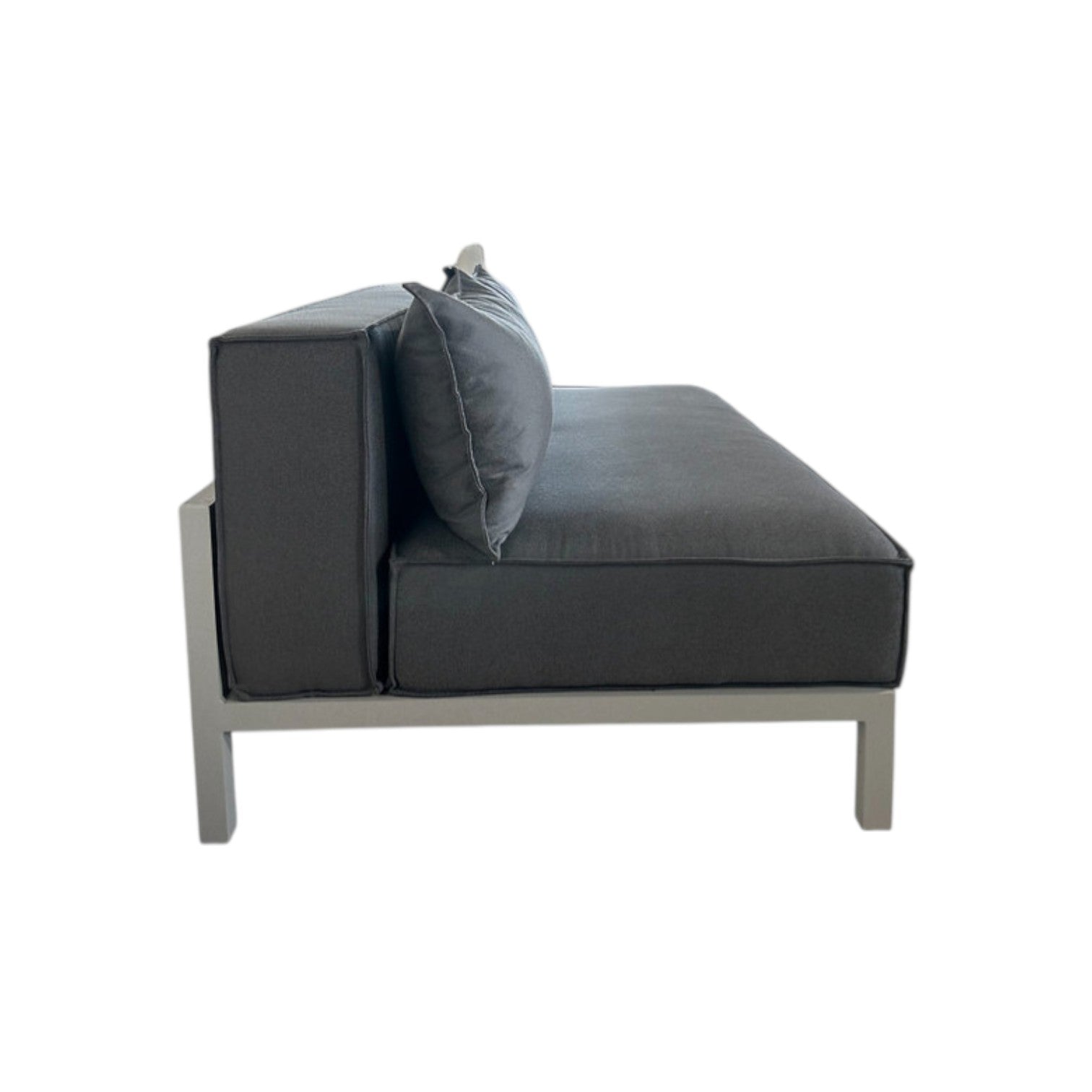 Aikon loveseat