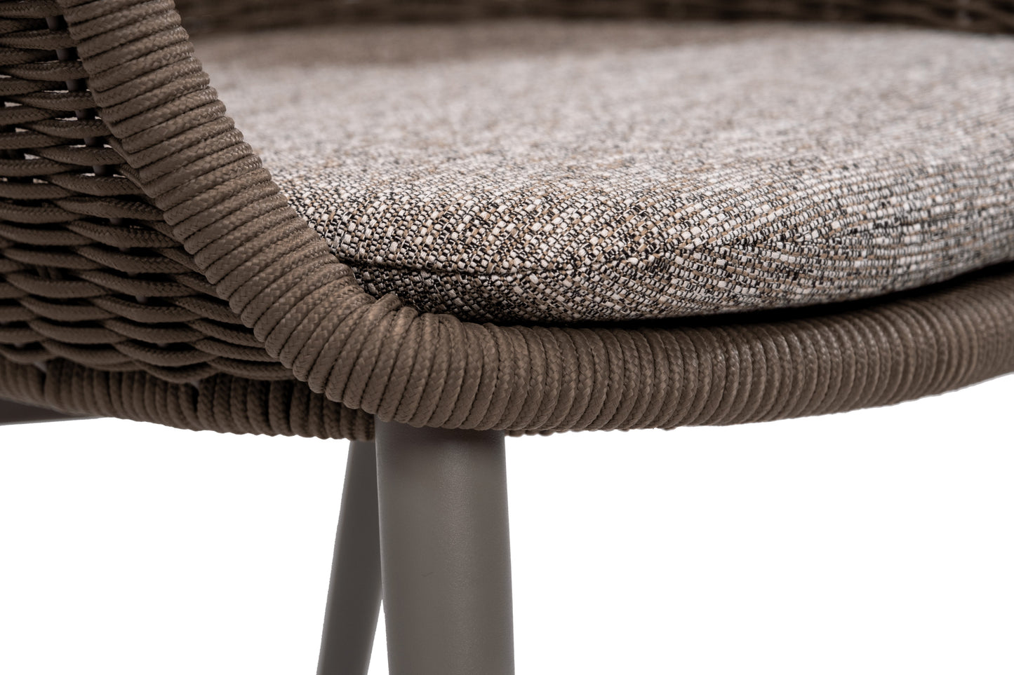 Caravela stoel taupe close up 2