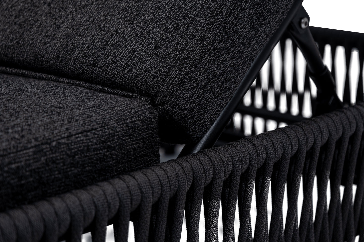 Vinum ligbed zwart close up 1